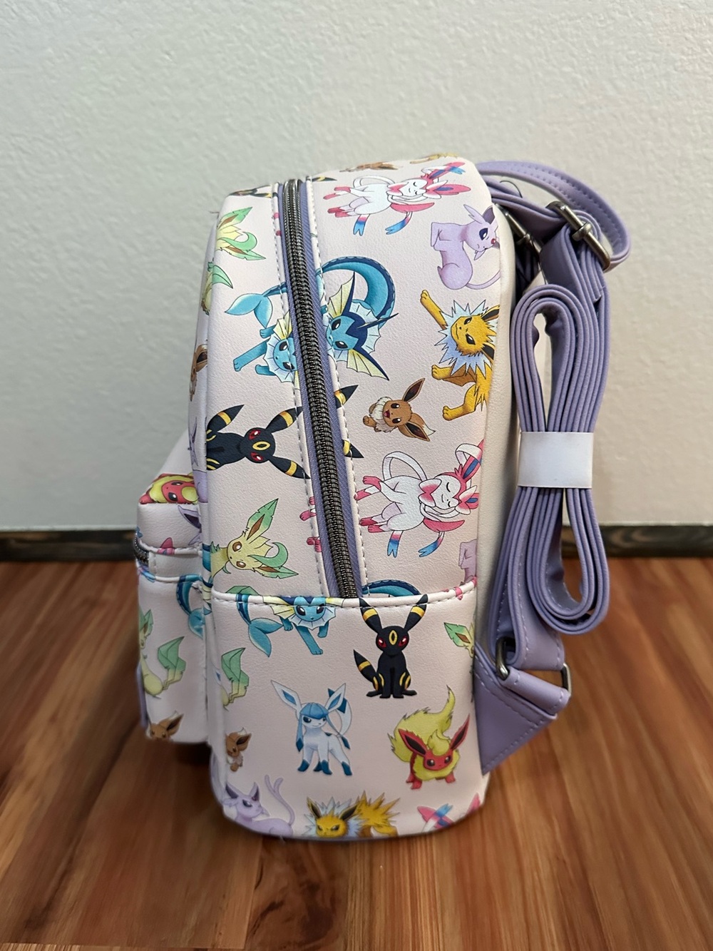 NWT Loungefly Pokemon Eevee Evolutions Mini Backpack - Picture 3 of 4